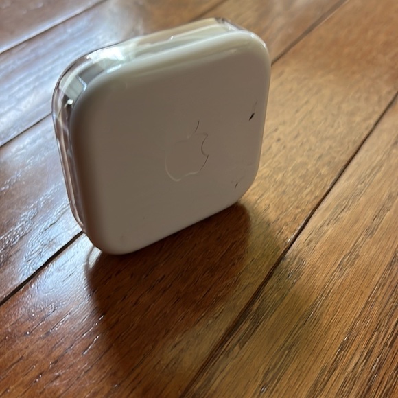 APPLE wired headphones! NWT! - Picture 4 of 4